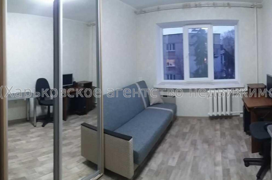 Продам квартиру, 23 Августа ул. , 1  ком., 12 м², капитальный ремонт 