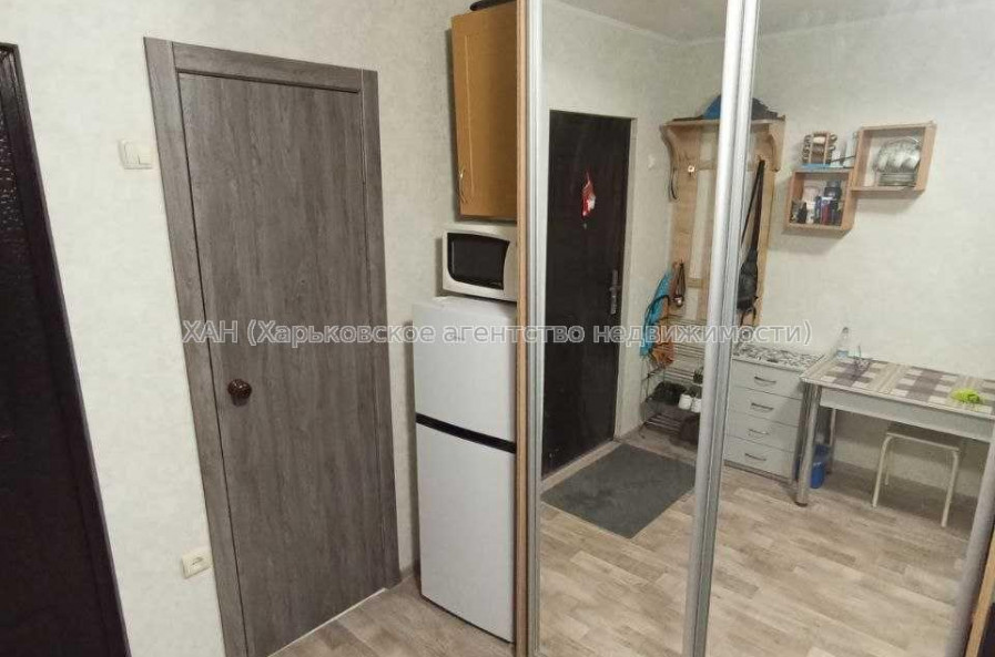 Продам квартиру, 23 Августа ул. , 1  ком., 12 м², капитальный ремонт 