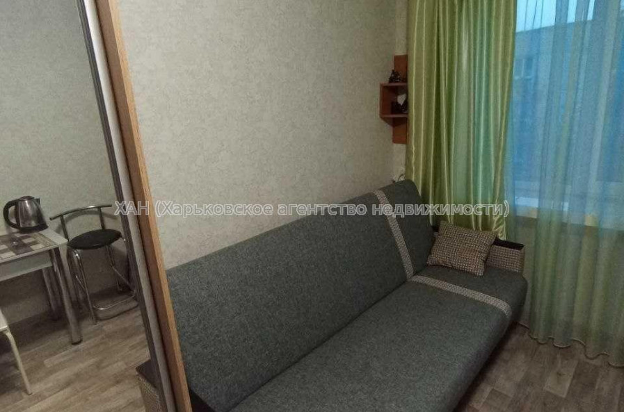 Продам квартиру, 23 Августа ул. , 1  ком., 12 м², капитальный ремонт 