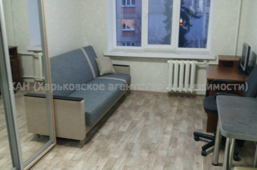 Продам квартиру, 23 Августа ул. , 1  ком., 12 м², капитальный ремонт 