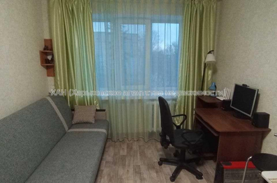 Продам квартиру, 23 Августа ул. , 1  ком., 12 м², капитальный ремонт 
