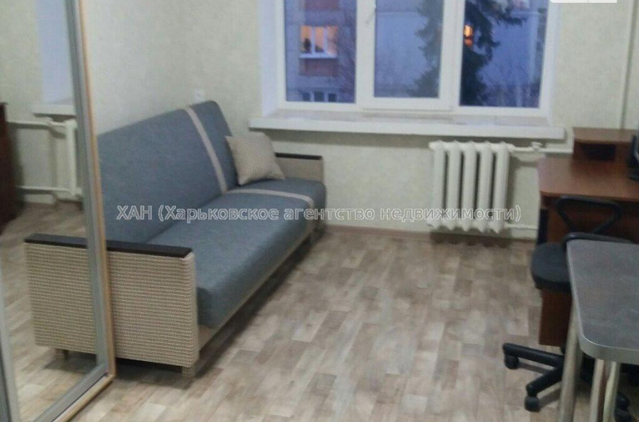 Продам квартиру, 23 Августа ул. , 1 кім., 12 м², капитальный ремонт 