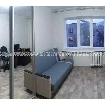 Продам квартиру, 23 Августа ул. , 1  ком., 12 м², капитальный ремонт 