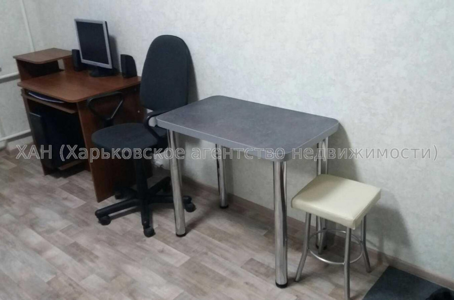 Продам квартиру, 23 Августа ул. , 1  ком., 12 м², капитальный ремонт 