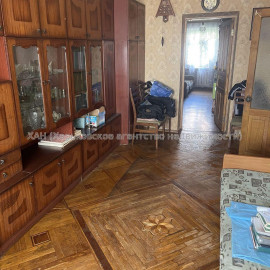 Продам квартиру, 23 Августа ул. , 2 кім., 42 м², советский ремонт