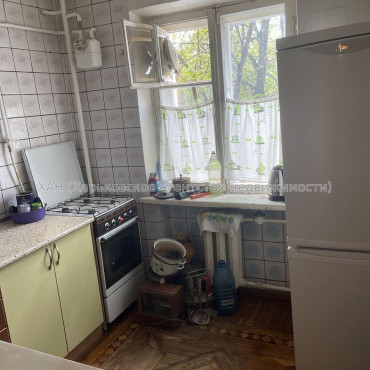 Продам квартиру, 23 Августа ул. , 2 кім., 42 м², советский ремонт 