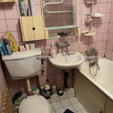 Продам квартиру, 23 Августа ул. , 2 кім., 42 м², советский ремонт 