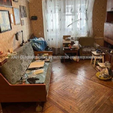 Продам квартиру, 23 Августа ул. , 2 кім., 42 м², советский ремонт 