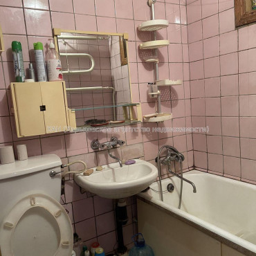 Продам квартиру, 23 Августа ул. , 2  ком., 42 м², советский ремонт 