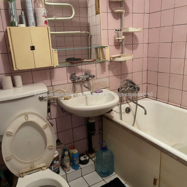 Продам квартиру, 23 Августа ул. , 2  ком., 42 м², советский ремонт 