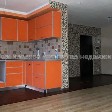 Продам квартиру, Натальи Ужвий ул. , 3  ком., 70 м², косметический ремонт 