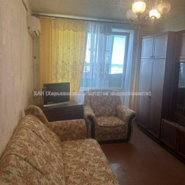 Продам квартиру, Победы просп. , 2 кім., 46 м², косметический ремонт