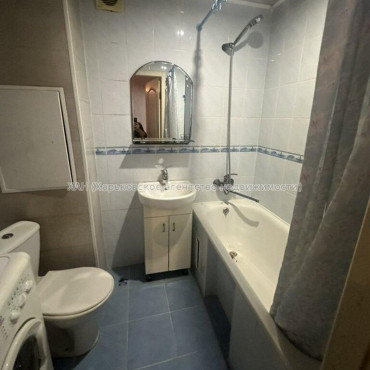 Продам квартиру, Победы просп. , 2 кім., 46 м², косметический ремонт 