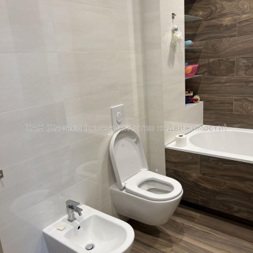 Продам квартиру, Дмитрия Антоненко ул. , 3 кім., 110 м², авторский дизайн 