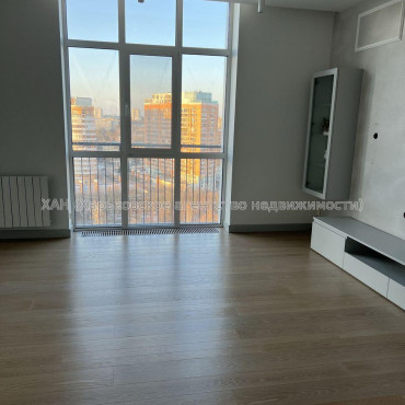 Продам квартиру, Дмитрия Антоненко ул. , 3 кім., 110 м², авторский дизайн 