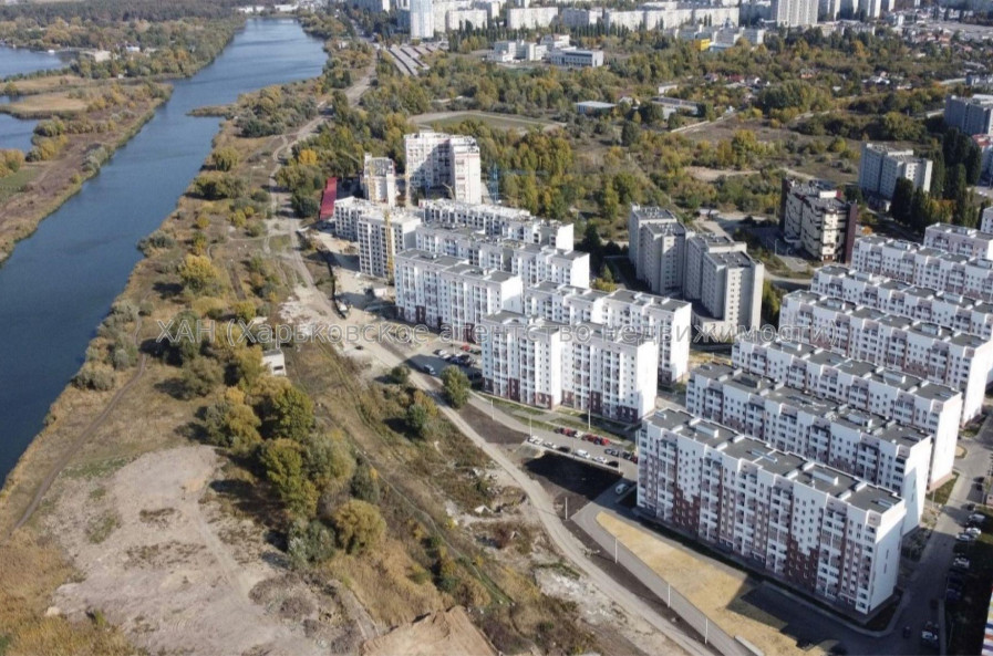 Продам квартиру, Шевченковский пер. , 2 кім., 56 м², без внутренних работ 