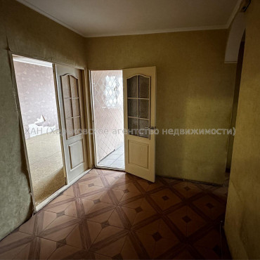 Продам квартиру, Метростроителей ул. , 3  ком., 74 м², частичный ремонт 