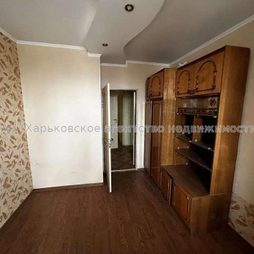 Продам квартиру, Метростроителей ул. , 3  ком., 74 м², частичный ремонт 
