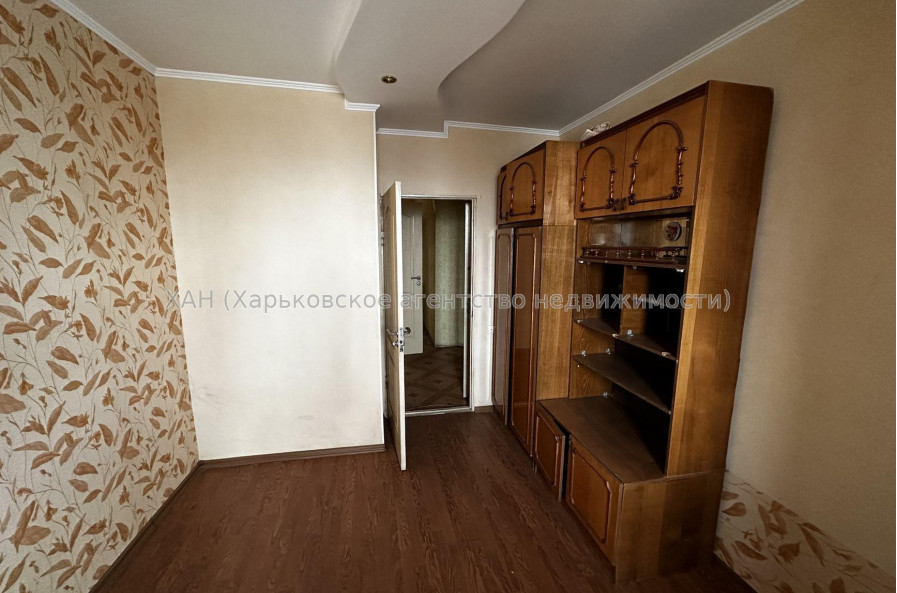 Продам квартиру, Метростроителей ул. , 3  ком., 74 м², частичный ремонт 