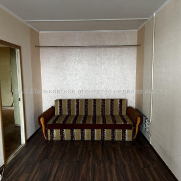 Продам квартиру, Метростроителей ул. , 3  ком., 74 м², частичный ремонт 