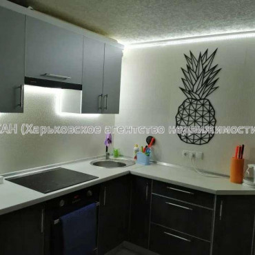 Продам квартиру, Героев Харькова просп. , 1  ком., 32 м², капитальный ремонт 