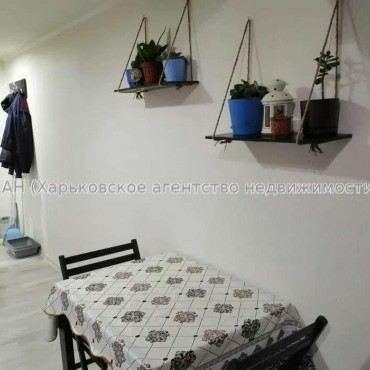 Продам квартиру, Героев Харькова просп. , 1  ком., 32 м², капитальный ремонт 