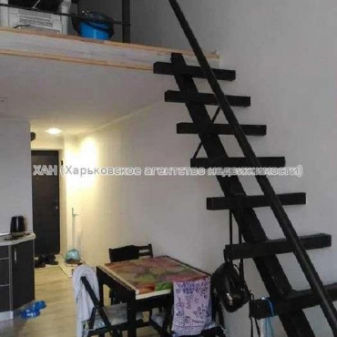 Продам квартиру, Героев Харькова просп. , 1  ком., 32 м², капитальный ремонт 