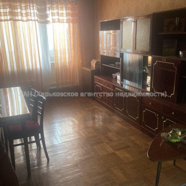 Продам квартиру, Людвига Свободы просп. , 3 кім., 65 м², советский ремонт 