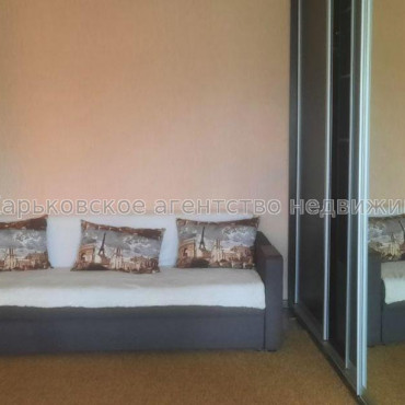 Продам квартиру, Жасминовый б-р , 1  ком., 33 м², косметический ремонт 