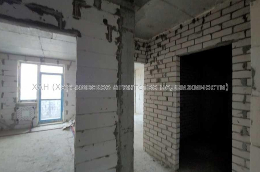 Продам квартиру, Льва Ландау просп. , 2 кім., 64 м², без внутренних работ 