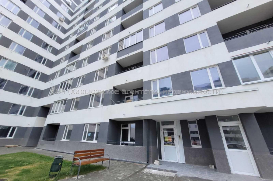 Продам квартиру, Льва Ландау просп. , 2 кім., 64 м², без внутренних работ 