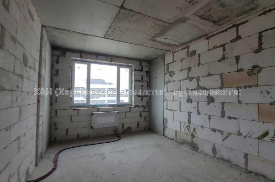 Продам квартиру, Льва Ландау просп. , 2 кім., 64 м², без внутренних работ 