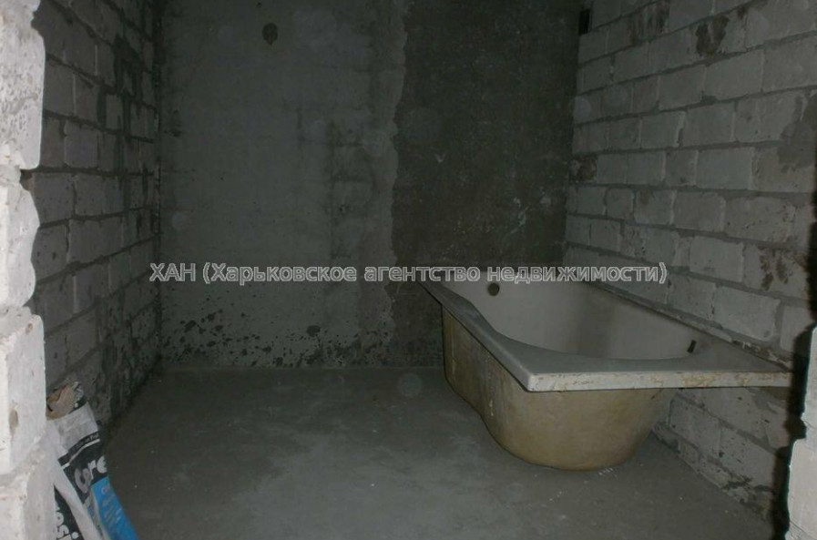 Продам квартиру, Героев Харькова просп. , 3 кім., 83 м², без отделочных работ 