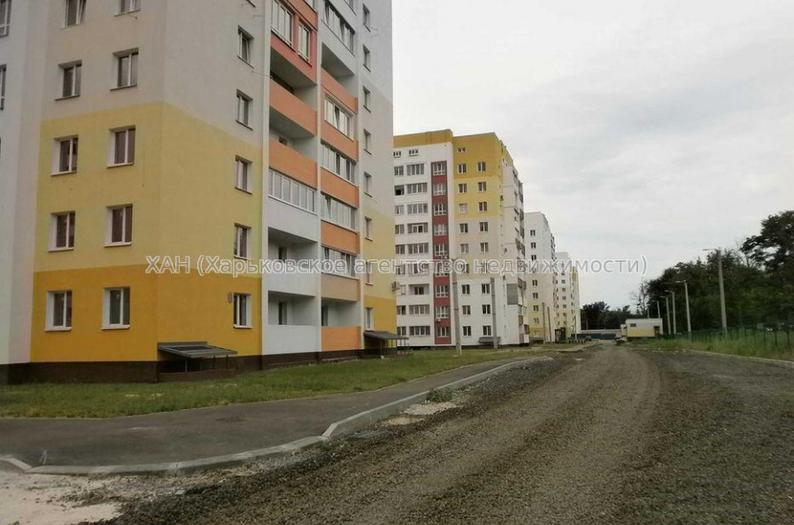 Продам квартиру, Героев Харькова просп. , 3 кім., 83 м², без отделочных работ 