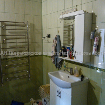 Продам будинок, Котляревского ул. , 160 м², 6 соток, частичный ремонт 