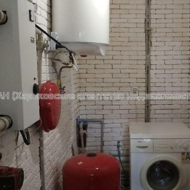 Продам будинок, Котляревского ул. , 160 м², 6 соток, частичный ремонт 