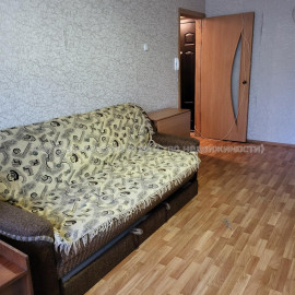 Сдам квартиру, Гвардейцев Широнинцев ул. , 1  ком., 31 м², косметический ремонт