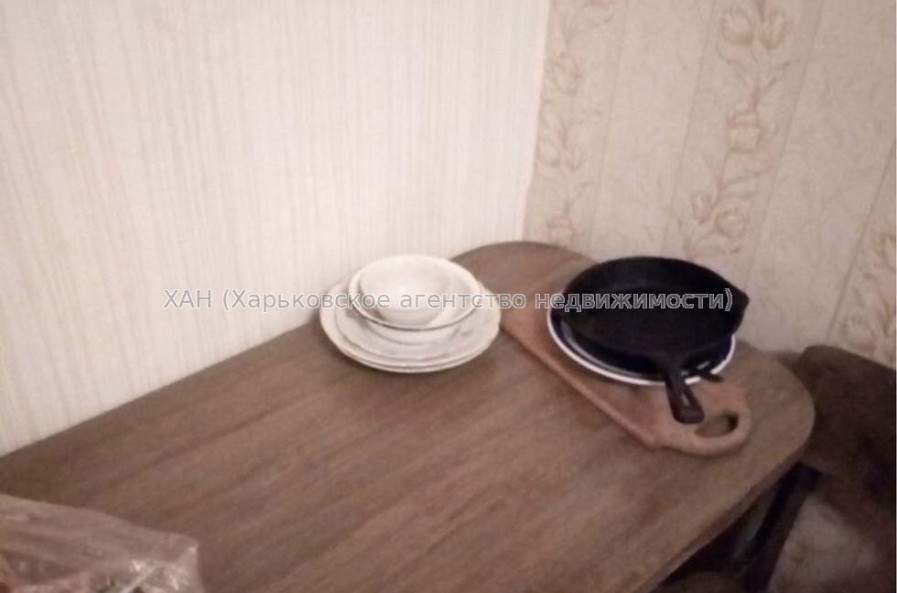 Продам квартиру, Мира ул. , 1 кім., 16 м², советский ремонт 