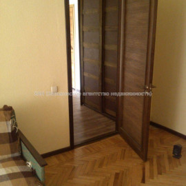 Продам квартиру, Харьковских Дивизий ул. , 3  ком., 56 м², косметический ремонт