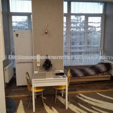 Продам квартиру, Дизельная ул. , 1 кім., 32 м², евроремонт 