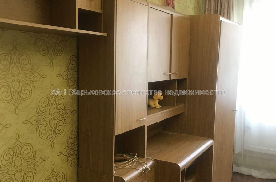Продам квартиру, Пермская ул. , 3 кім., 65 м², косметический ремонт 