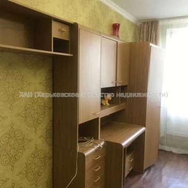Продам квартиру, Пермская ул. , 3 кім., 65 м², косметический ремонт 