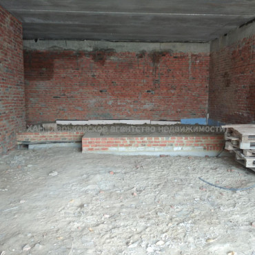 Продам дом, Науки просп. , 180 м², 6 сот., без внутренних работ 