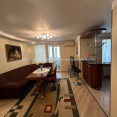 Продам квартиру, Харьковских Дивизий ул. , 3 кім., 60 м², капитальный ремонт 