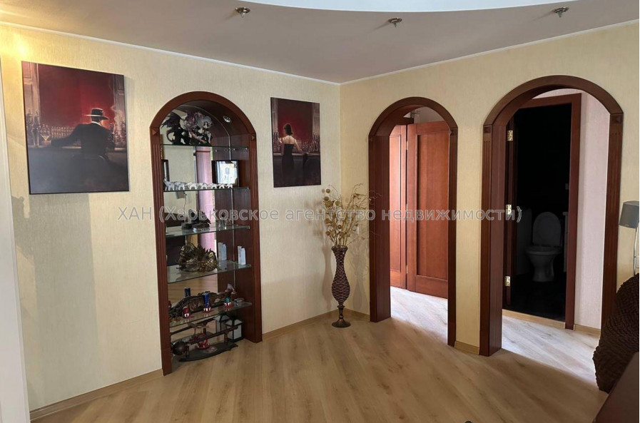 Продам квартиру, Харьковских Дивизий ул. , 3  ком., 60 м², капитальный ремонт 