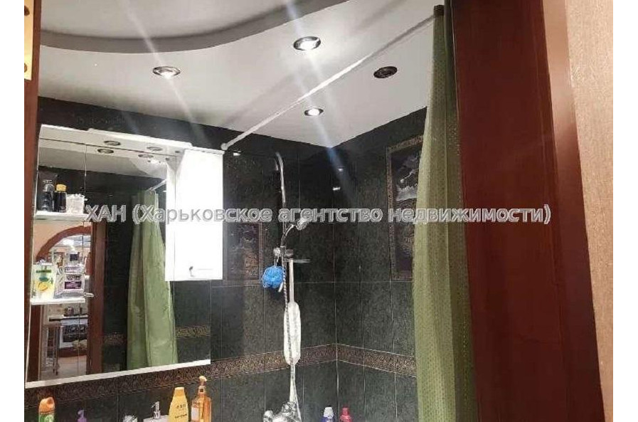 Продам квартиру, Харьковских Дивизий ул. , 3  ком., 60 м², капитальный ремонт 