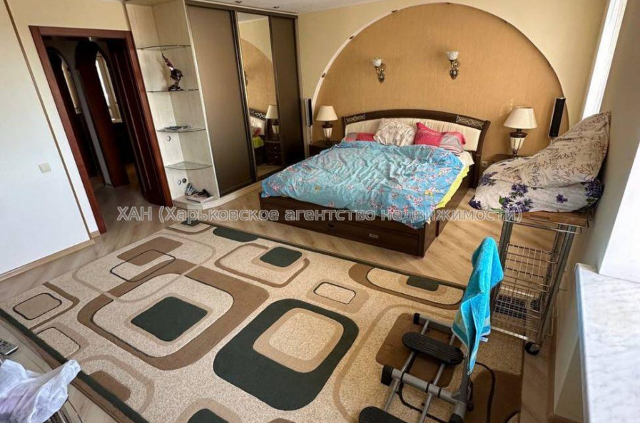 Продам квартиру, Харьковских Дивизий ул. , 3  ком., 60 м², капитальный ремонт 