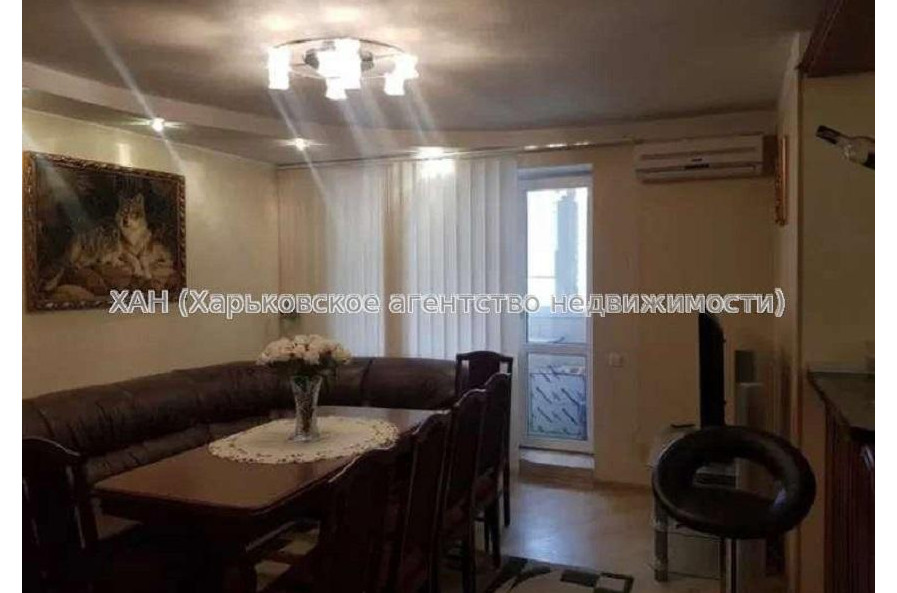 Продам квартиру, Харьковских Дивизий ул. , 3  ком., 60 м², капитальный ремонт 