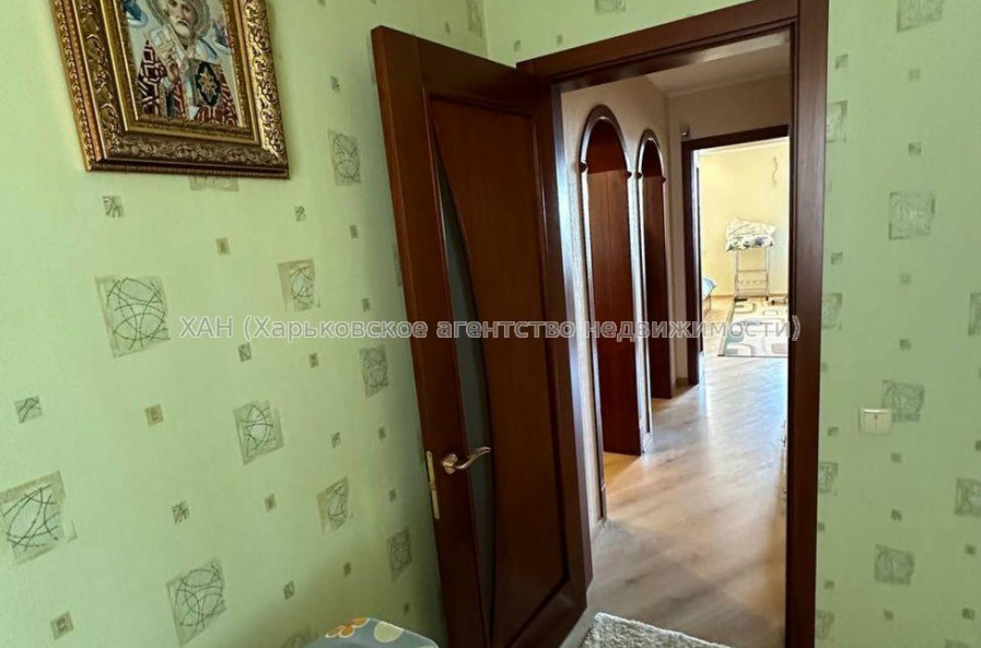 Продам квартиру, Харьковских Дивизий ул. , 3  ком., 60 м², капитальный ремонт 