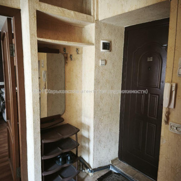 Продам квартиру, Каменярский въезд , 2 кім., 40 м², косметический ремонт 